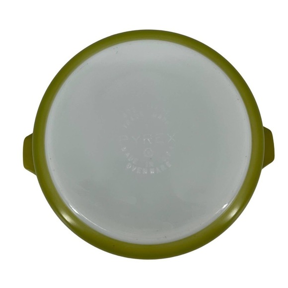 Vintage 70’s Pyrex Casserole Dish Avocado Green Verde Milk Glass 1.5 Pint - Picture 5 of 5